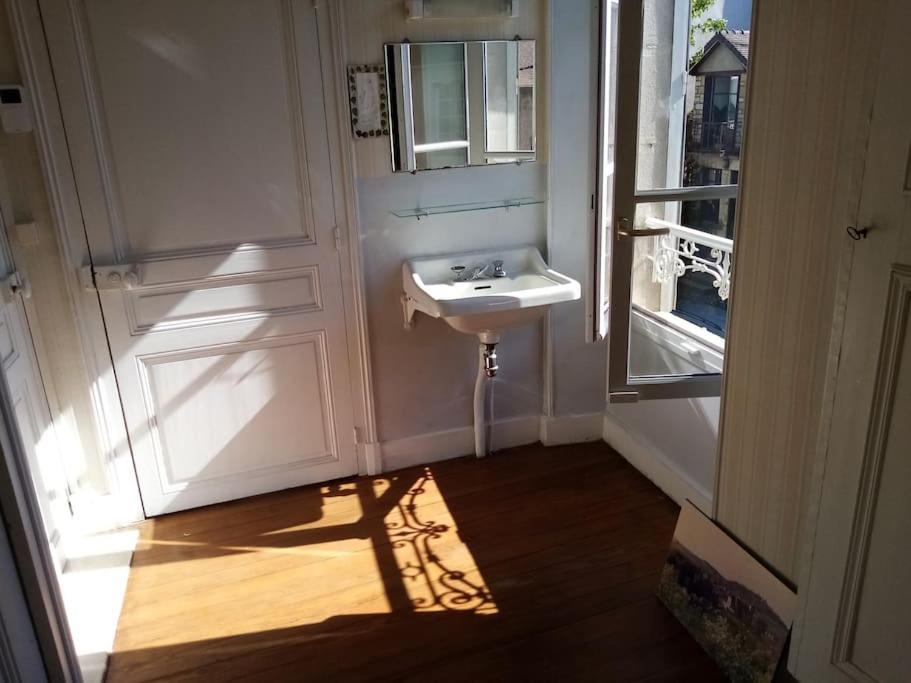Gite Sous L' Orme Asquins Exterior foto